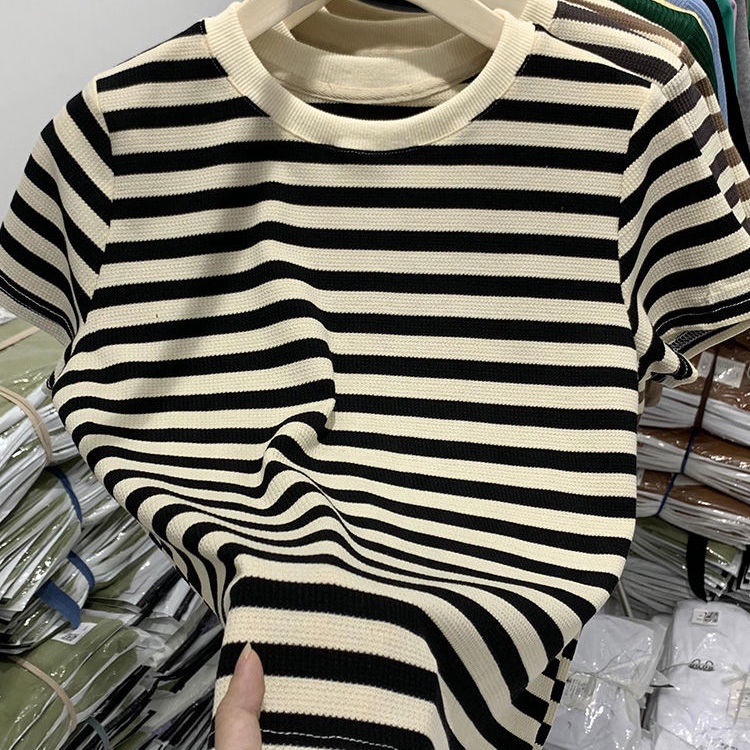 Red Versi Korea dari All-Match Waffle Striped Lengan Pendek T-shirt Wanita Musim Panas Baru Benang Leher Bulat Desain Niche Top tren