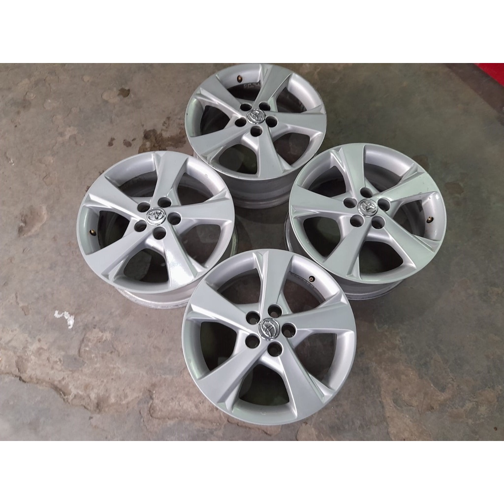 Pelek Mobil Bekas Oem Altis R16 Pcd 5x100 Silver