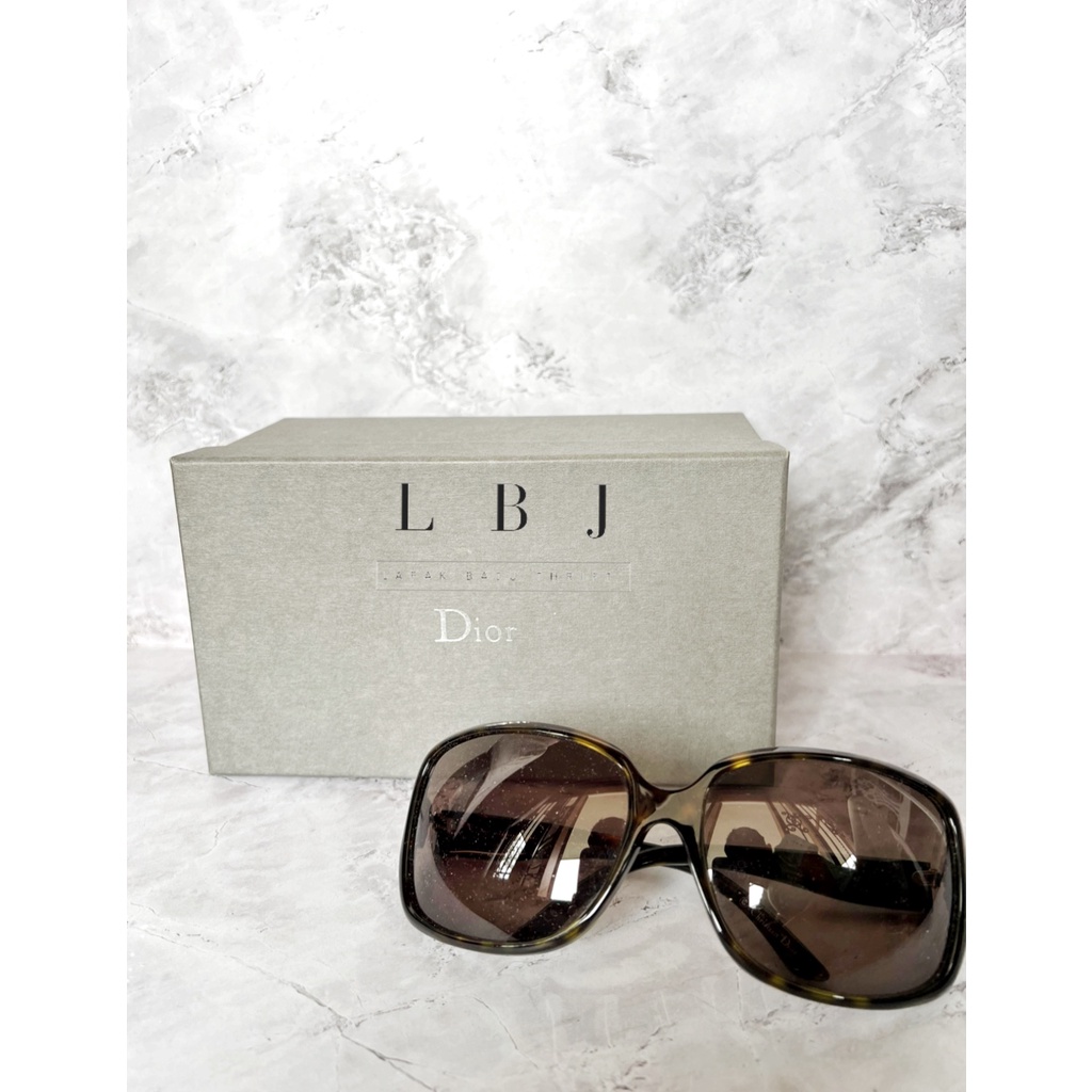 PRELOVED KACAMATA FASHION SUNGLASSES HITAM DIOR ORIGINAL - LBJ 026