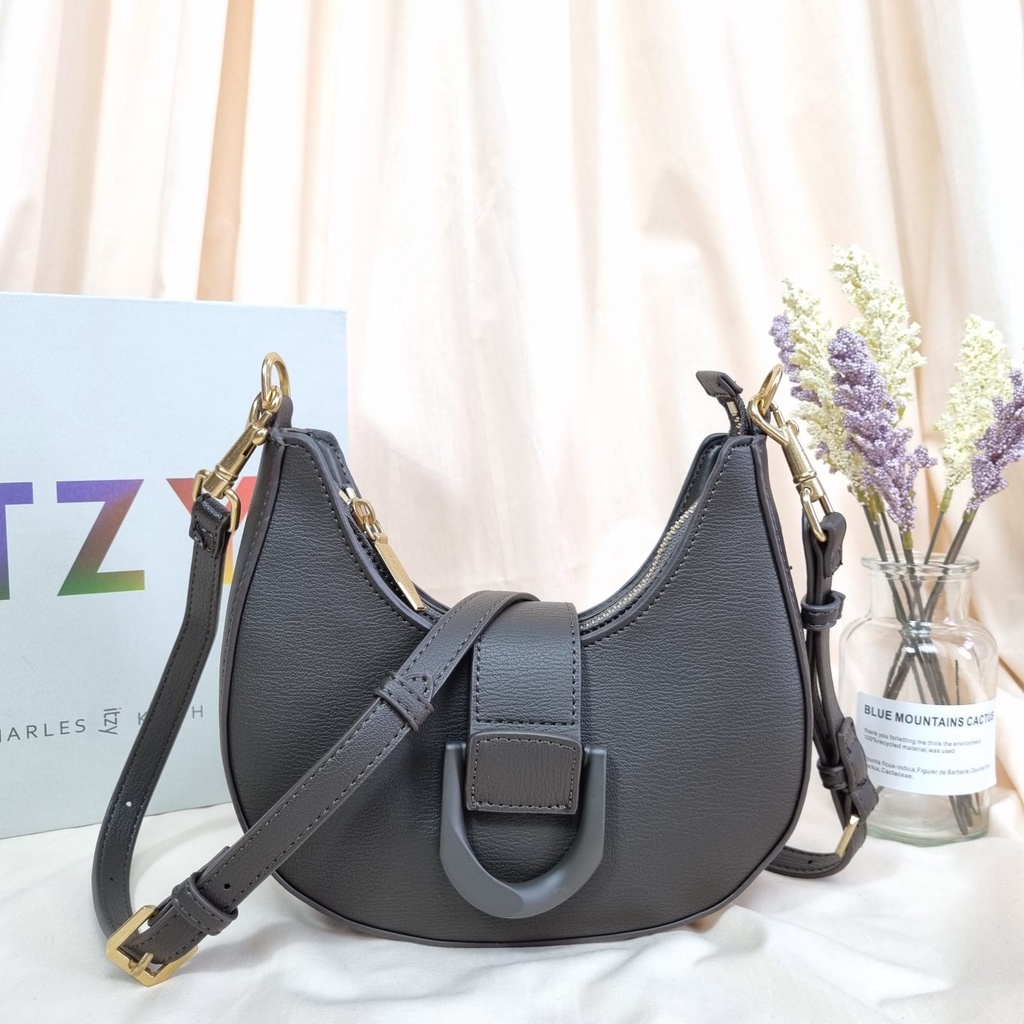 TAS CK HOBO GABINE BELTED ITZY GIFT SET