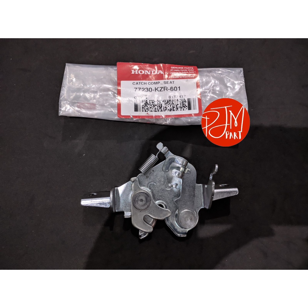 77230-KZR-601 Seat Lock Comp Dudukan Kunci Jok Lawan Sadel Vario 125 Fi Techno NON LED AHM 77230KZR6