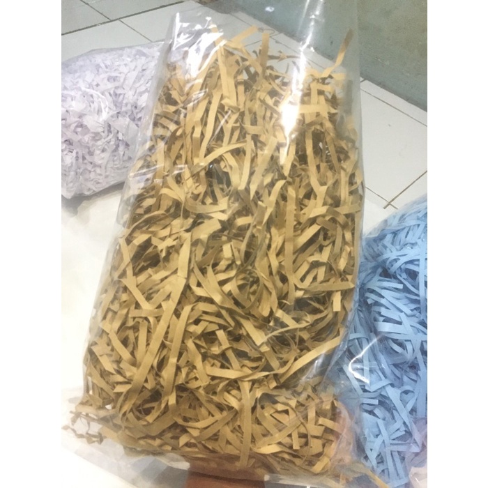 

Kertas Serutan Packing Hampers / Kertas Cacah Berwarna 040