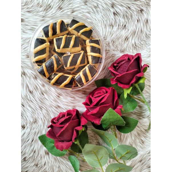 

KUE LEBARAN CHOCO STICK KUE KERING