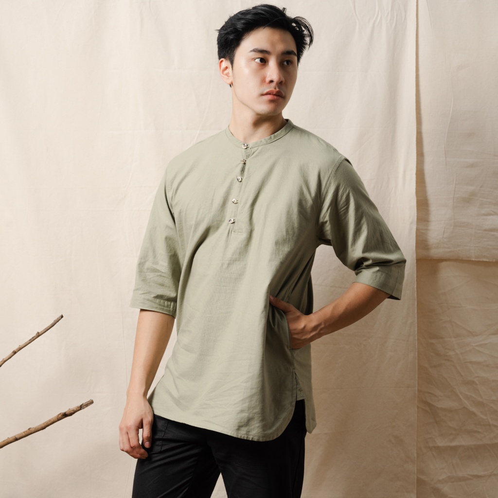 Cambra Sage by KAUM ADAM - Kemeja koko modern bahan premium lengan 3/4 warna hijau Sage