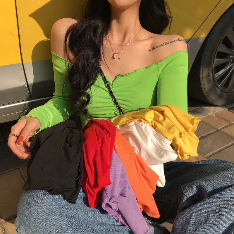 Red 2023 Baru Super Api In Jamur Sisi Kerah Off-Shoulder Pendek Lengan Panjang Top Slim Fit Tipis bocor Pusar T-shirt