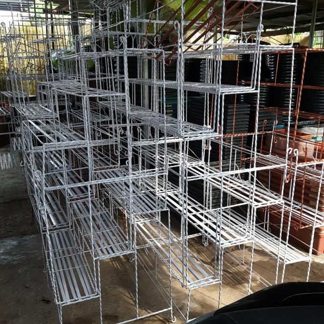 Rak Pot Besi 3 Susun Tanaman - Putih