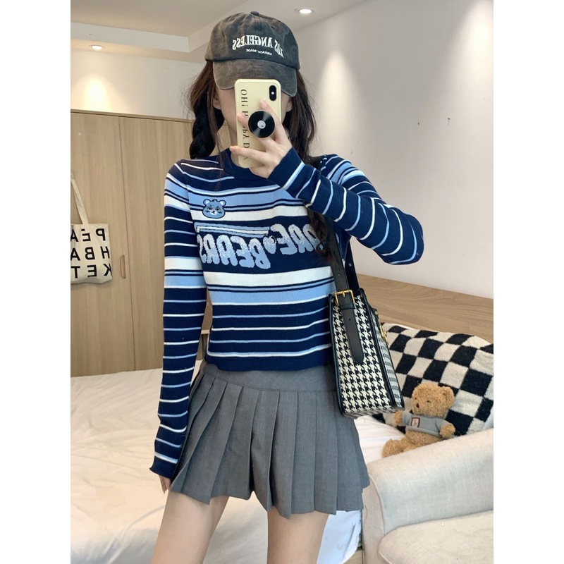 Red Kumikumi design sense bear bordir penurun usia sweater wanita musim gugur tipis pendek leher bulat lengan panjang top