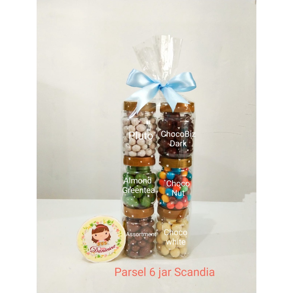 

.Parsel Coklat Scandia 6 Jar Pita Biru Isi Full Almond Green Tea ,Choco White , Assortment , Choco Nut , Choco Biz (SCP)