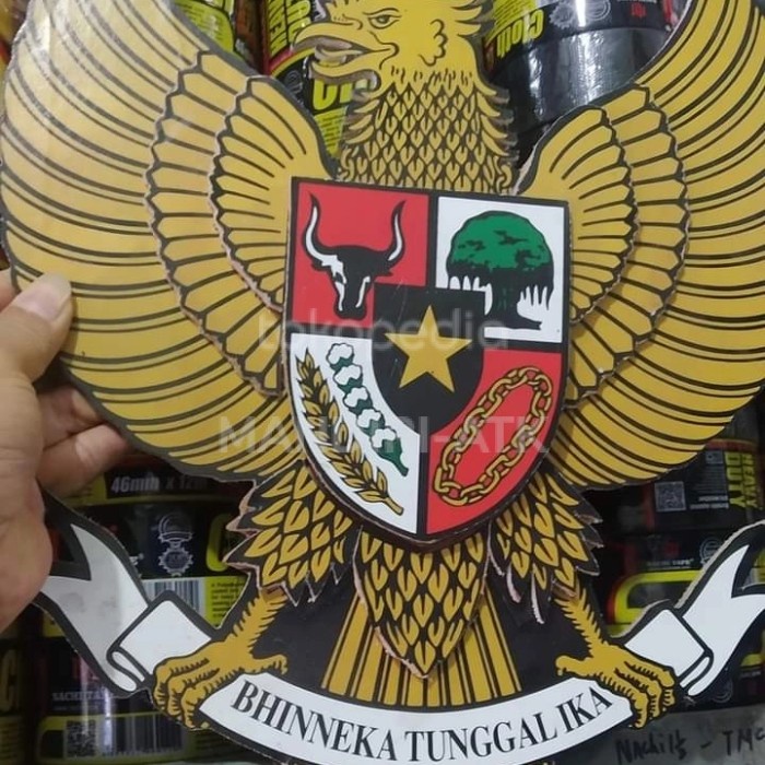 Garuda Pancasila Terbuat Kayu