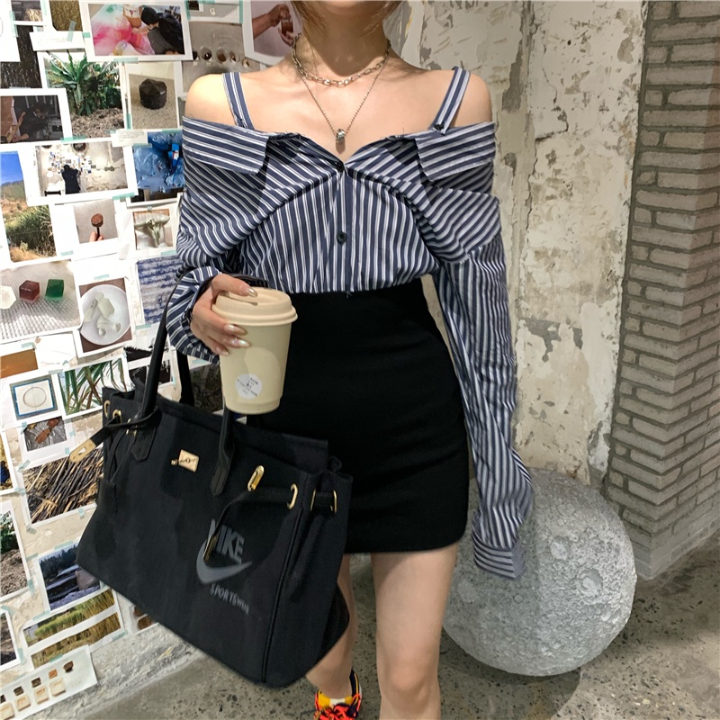 Red One-shoulder kontras warna stripe palsu tas dua potong pinggul gaun wanita musim semi ringan dan gaya dewasa temperamen pinggang ramping kemeja rok