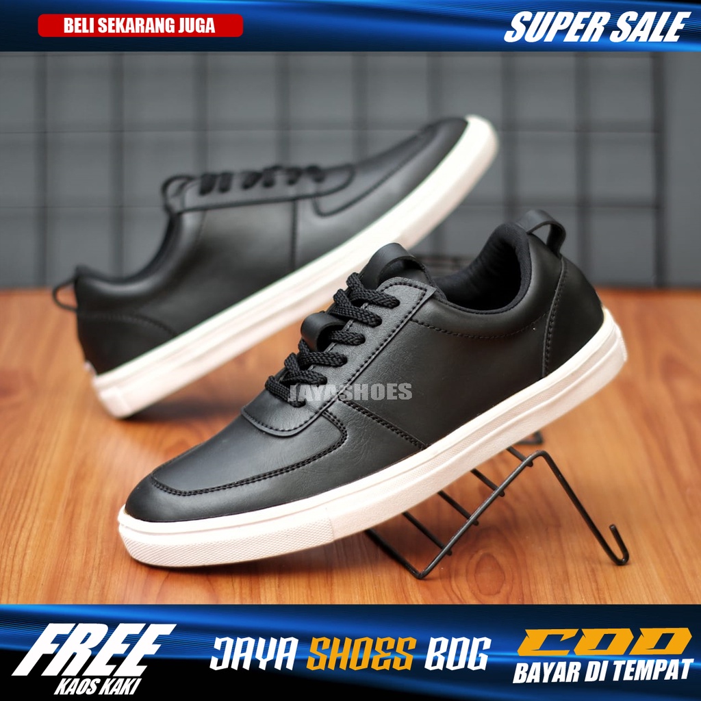 REGAN Sepatu Casual Pria Sneakers Hitam Original Simple Murah Anti Slip