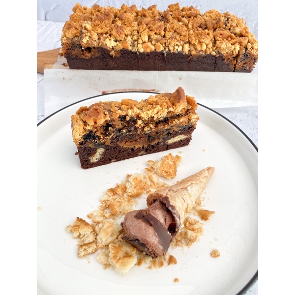 

coconut crumble brownies