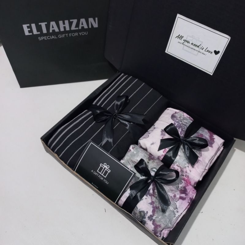 GIFT BOX HAMPERS MUKENA PREMIUM GIFT BOX CEWEK KADO MUKENA BLACK WHITE KADO PERNIKAHAN HADIAH WISUDA KADO ULANG TAHUN