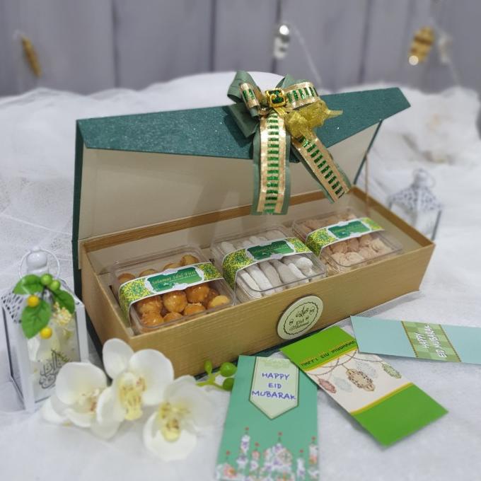 

Paket Box Hampers Lebaran Idul Fitri Kue Kering Toples 3