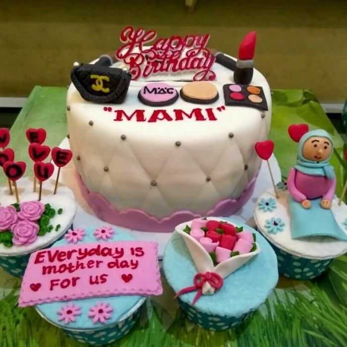 

MONEY CAKE TO MOTHER