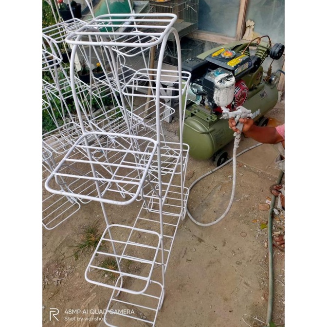Rak Bunga Susun Besi Tanaman Hias Minimalis Bertingkat 9Dudukan Tenda