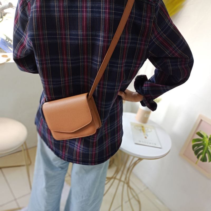 Slingbag Wanita Sely Tas Selempang Cewek Perempuan Tali Rantai Terbaru IrvanBagshop