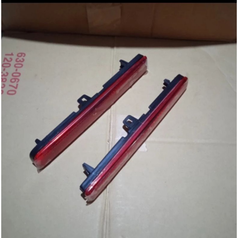 reflektor/alampu bemper belakang original Toyota Rush dan Agya