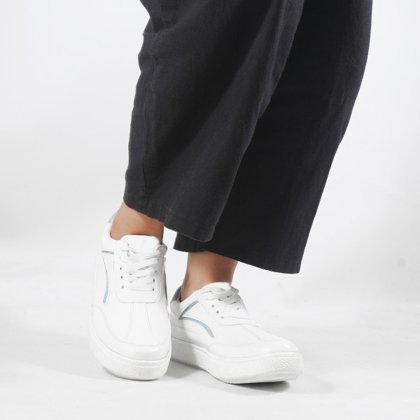 Sepatu Sneakers Wanita Terbaru V 5635 Brand Varka Sepatu Casual kulit sintetis Kets Kuliah Kerja Hangout Harga Murah Berkualitas Warna Putih