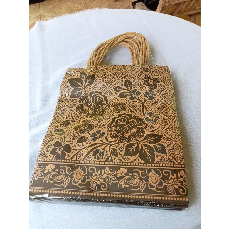 

Tas Motif Oleh-oleh / Tas Banton / Paper Bag / Tas Kertas / Tas Kado Berkualitas