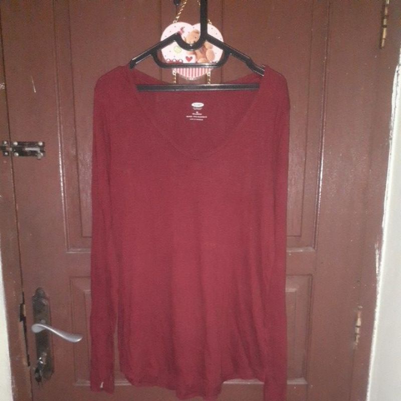 Preloved PL Kaos Lengan Panjang Wanita Old Navy