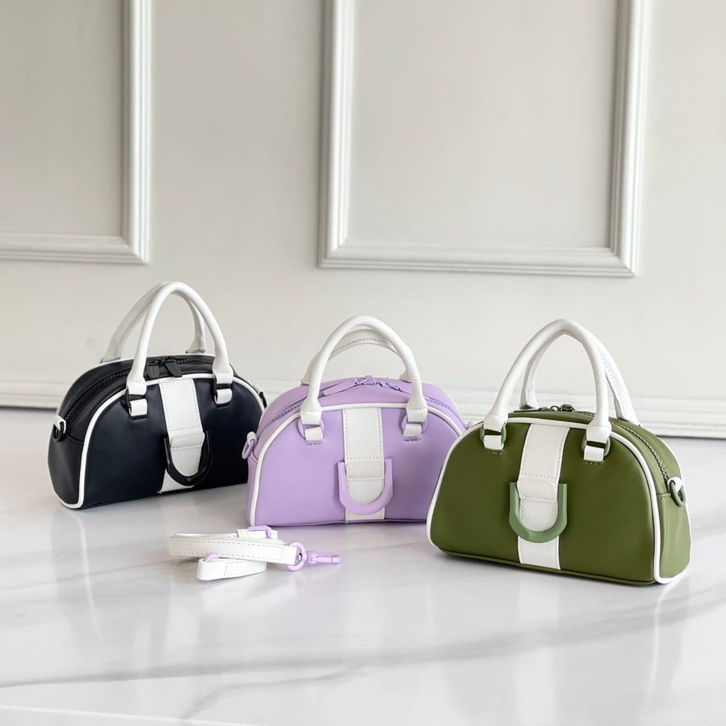 CNK Gabine Two-Tone Leather Bowling Bag (C1500)