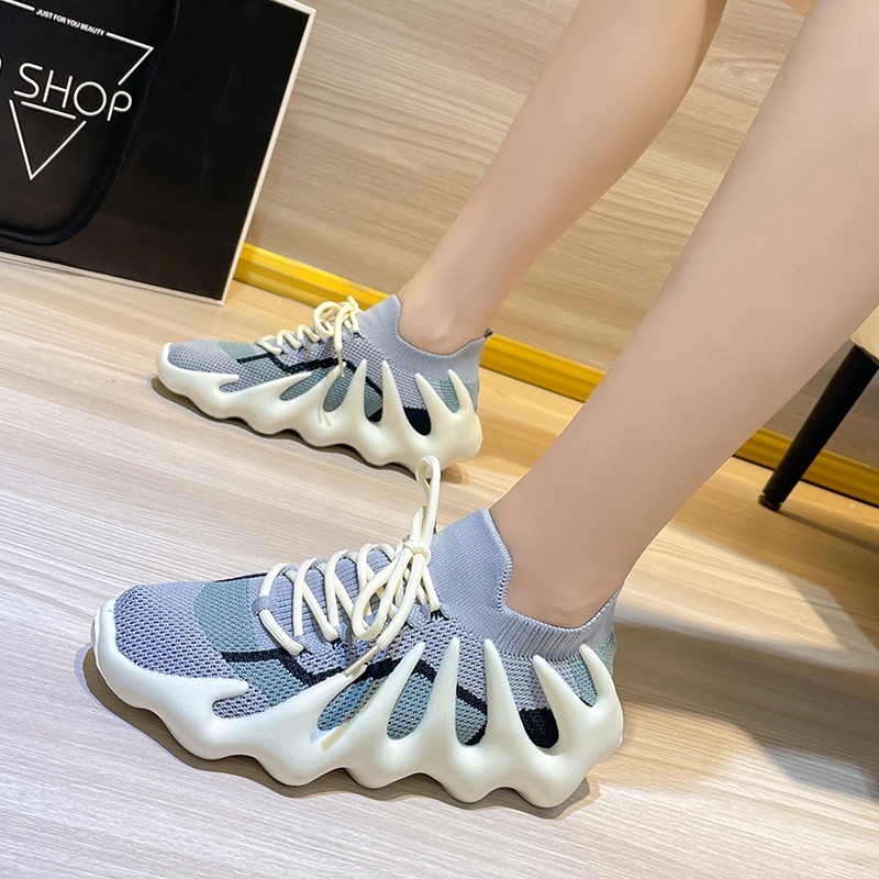 Sepatu Sneaker Butterfly Sporty Wanita 5282 (35 - 40)