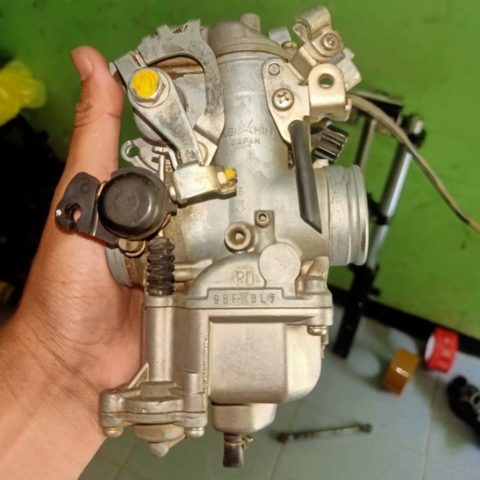 {Bekas} karburator tiger 2000/tiger revo set manipol ori copotan Diskon