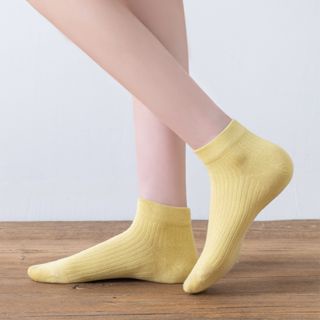 Women's Plain Knitted Ankle Socks 8770