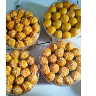 

Paket isi 4 toples varian kue keju jumbo