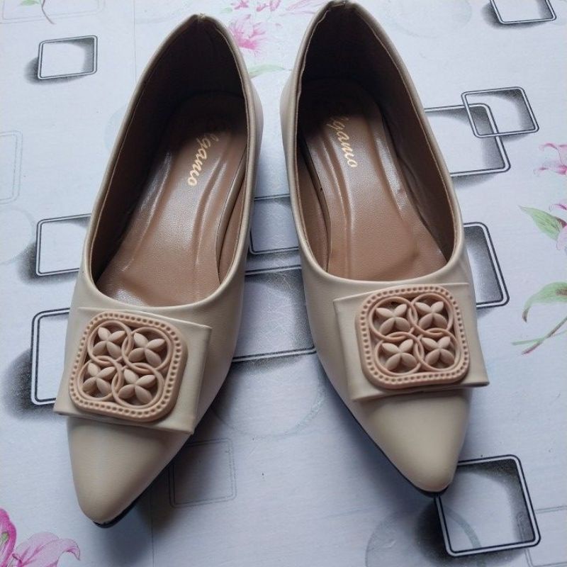 Sepatu kerja flat Elganio