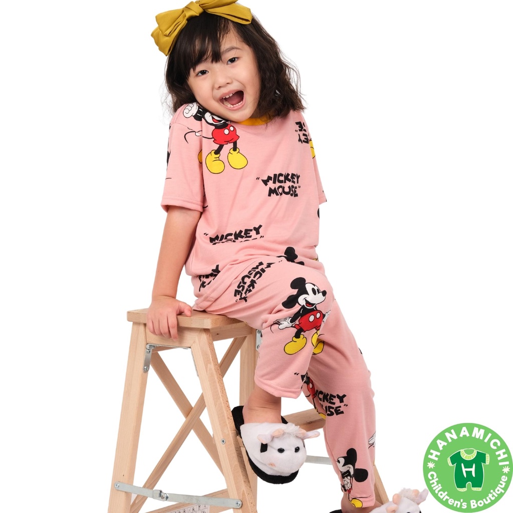 Hanamichi JULI.CP Setelan Baju Tidur Anak Lengan Pendek Full Print