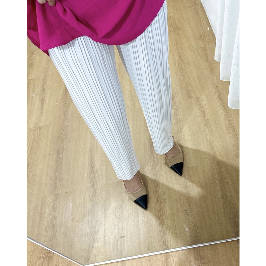 Plisket Pencil Pants Celana Pensil by DAZPROJECT