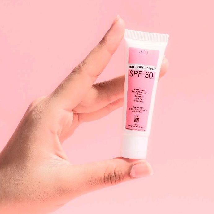 DAY SOFT EFFECT WITH SPF 50