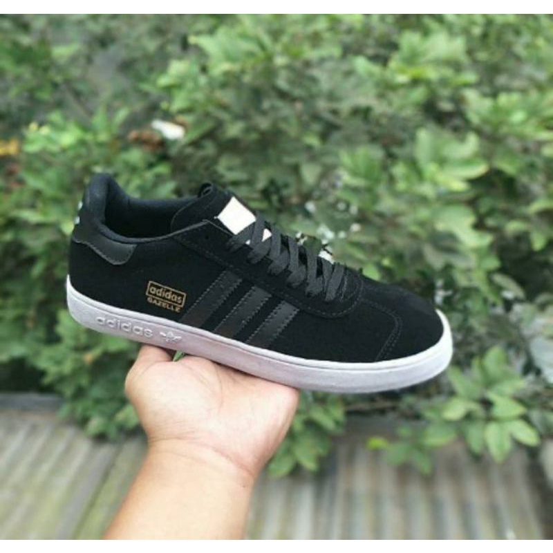 PROMO SEPATU KETS PRIA DAN WANITA AD1D4S GAZELLE SIZE 39-43/SNEAKERS MODEL BARU 2023 4DID4S GAZELLE/SNEAKERS SEKOLAH PRIA HITAM POLOS/SNEAKERS SEKOLAH WANITA FULL BLACK/SEPATU CASUAL FULL HITAM/SEPATU LARI PRIA DEWASA/SEPATU OLAH RAGA PRIA WANITA AD1D4S