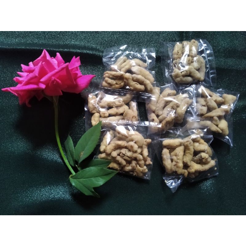 

Kripik usus kemasan mini. original dan pedas