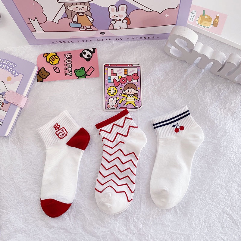 DSM Kaos Kaki Wanita Motif Cherry Merah 6586 Kaos Kaki Pendek Fashion Korean Unisex Semata Kaki Red Cherry Socks  Ankle Socks Korean Model Simple Cute