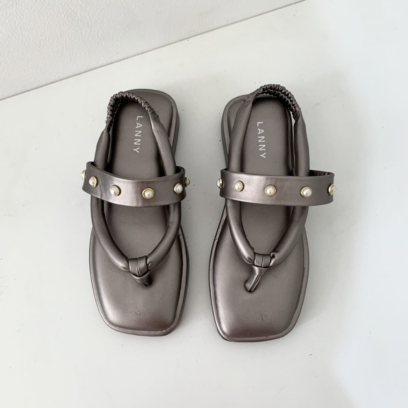 Muti series sandals