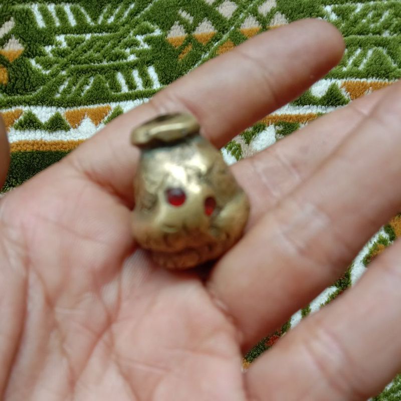 guci kuningan mini antik temuan metal detektor