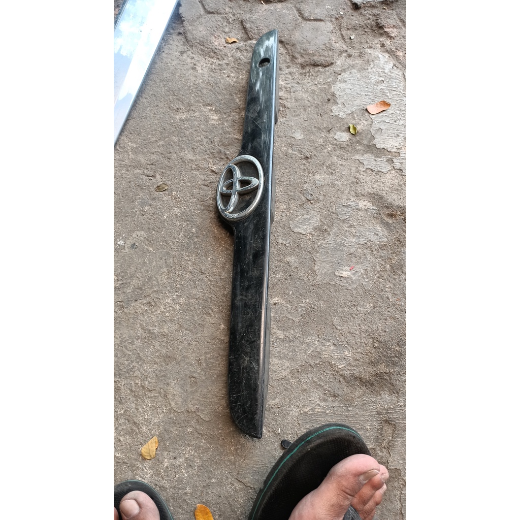 Truklid bagasi corolla altis 2003 original