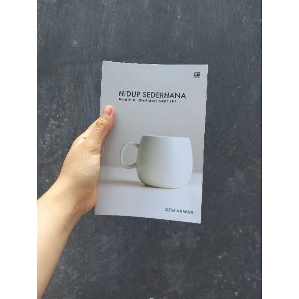 Preloved Hidup Sederhana - Desi Anwar