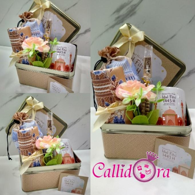 

Promo Hampers lebaran mug n sajadah. tasbih. kotak kaleng