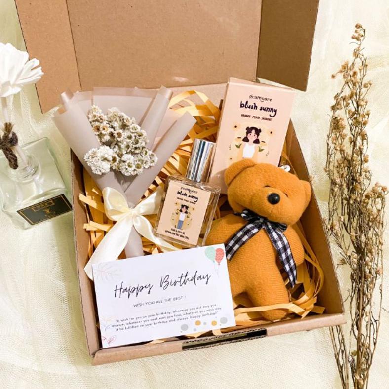 

Kado Ulang Tahun Cewek Murah / Kado Wisuda/ Hampers Kado Cewek / Gift Box Cewek Murah / Graduation Gift / Birthday Gift Promo Best Seller!