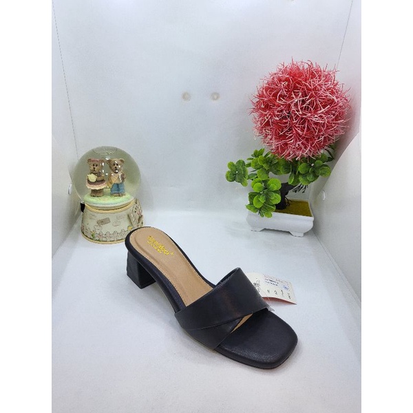 sendal wanita tumit tahu giani ricci