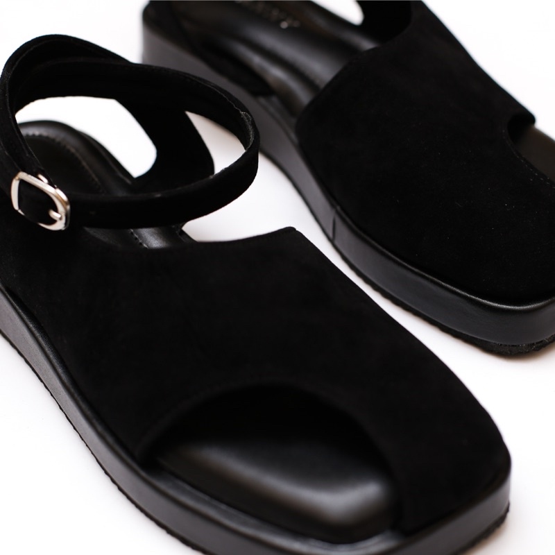 Avery Sandals Black