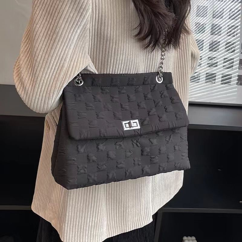 Sera 2023 Niche Desain Baru Tas Wanita High-End Rantai Kotak-kotak Tas Kapasitas Besar Satu Bahu Messenger tas