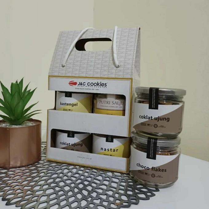 

Terlaris Hampers Lebaran Jnc Cookies Isi 4Jar Stok Terbatas