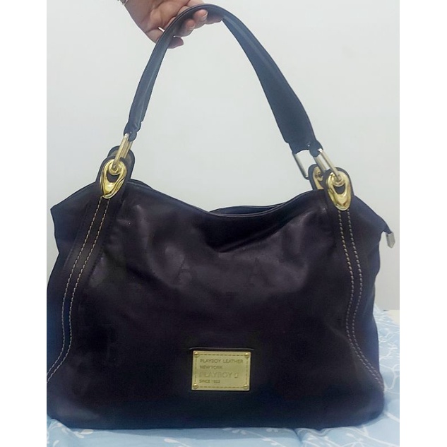 Tas branded wanita preloved kulit asli. Playb*y. Like new.