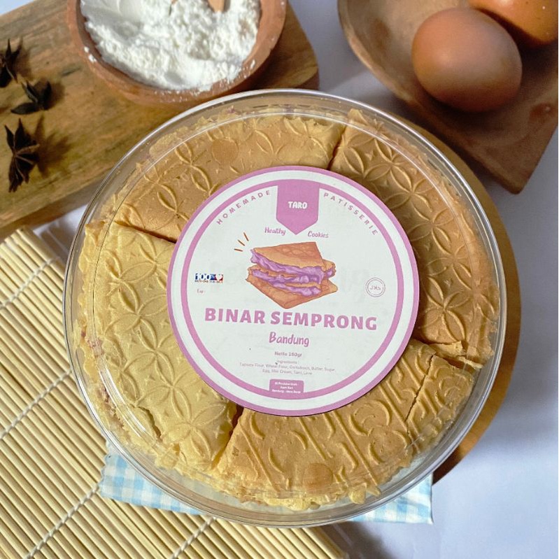 

Semprong Isi Varian Taro, Blueberry, Strawberry - Binar Semprong Bandung