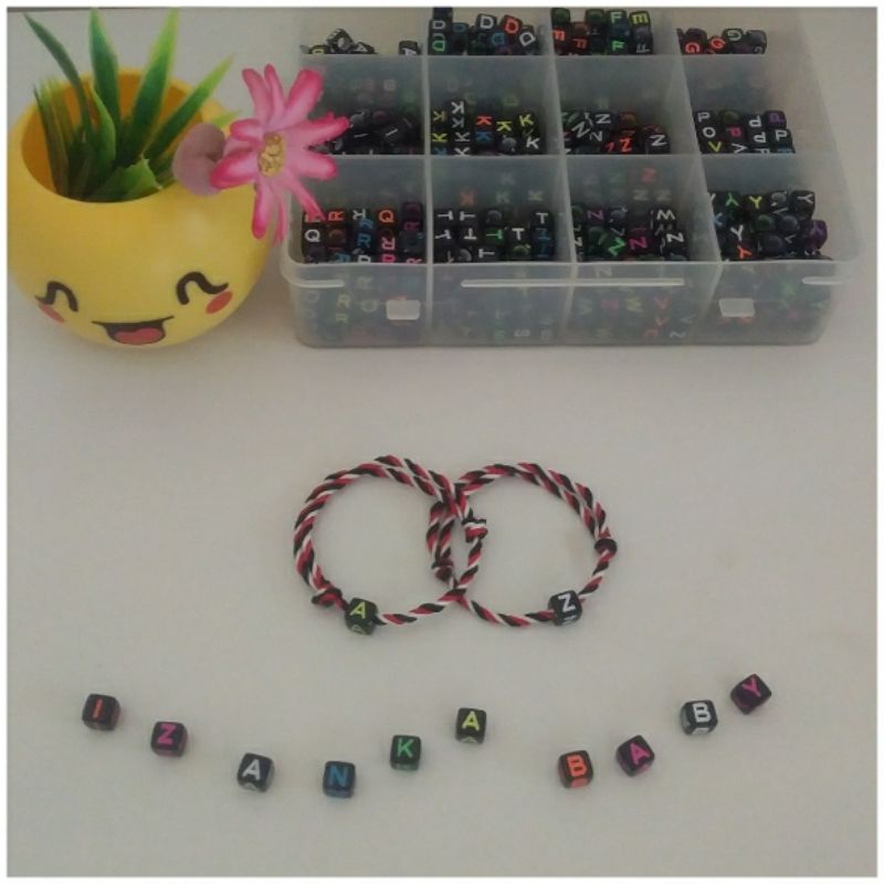 gelang tridatu 2mm/gelang telon bayi inisial A-Z/gelang telon manik huruf